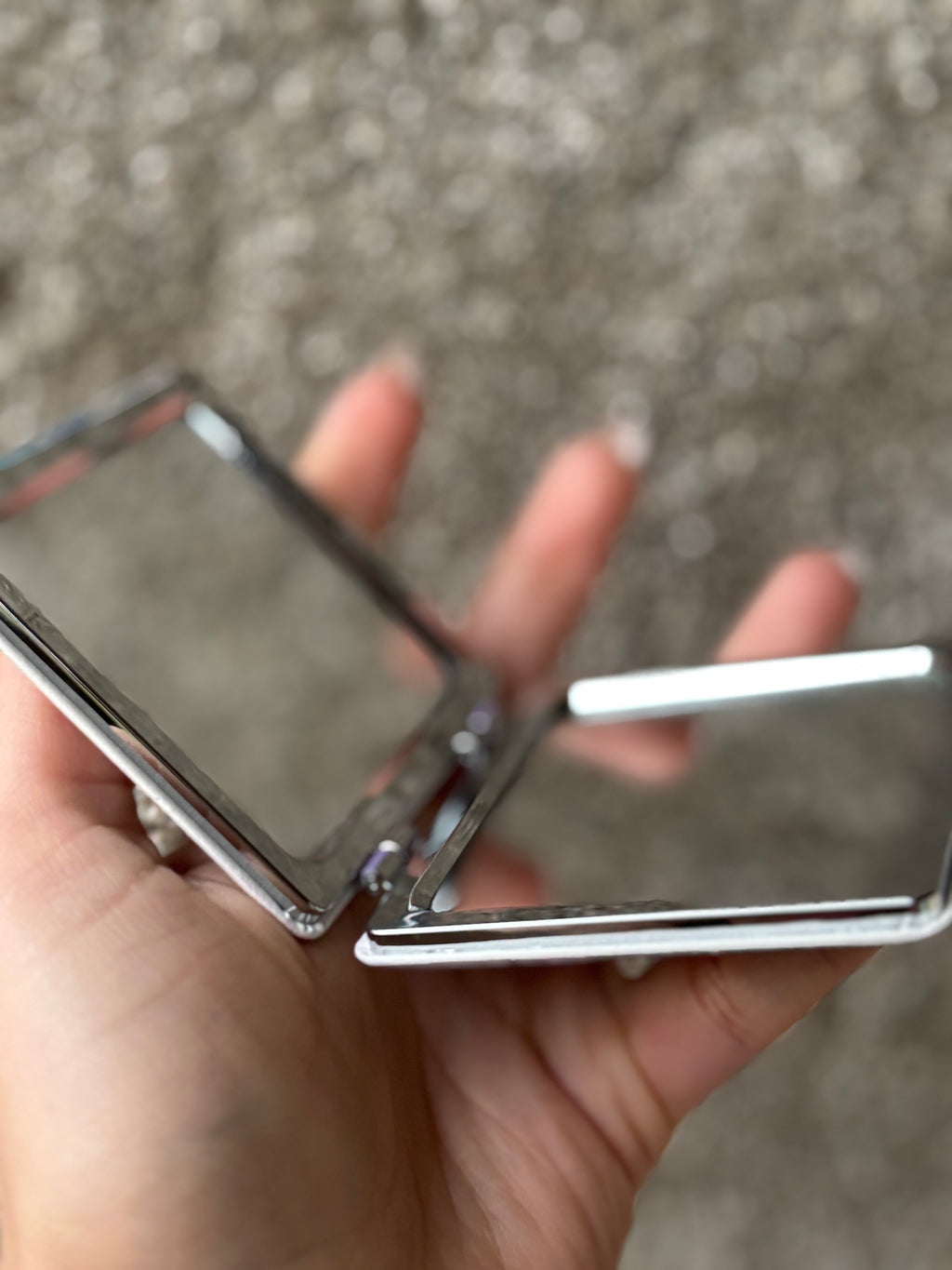 Mini Mirror – K-Pop